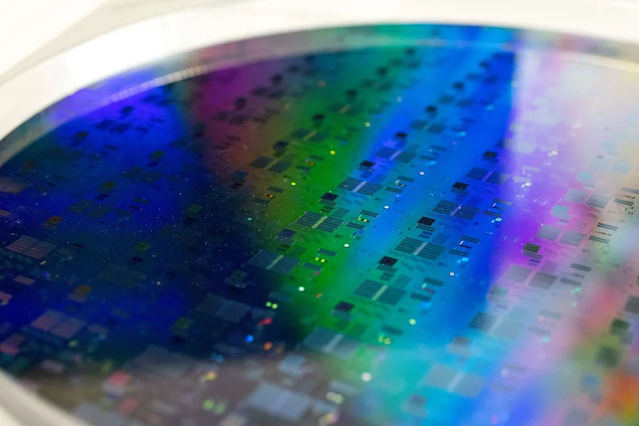 Musk afirma que a compra de chips em pânico é como a corrida para o papel higiênico Musk afirma que a compra de chips em pânico é como a corrida para o papel higiênico