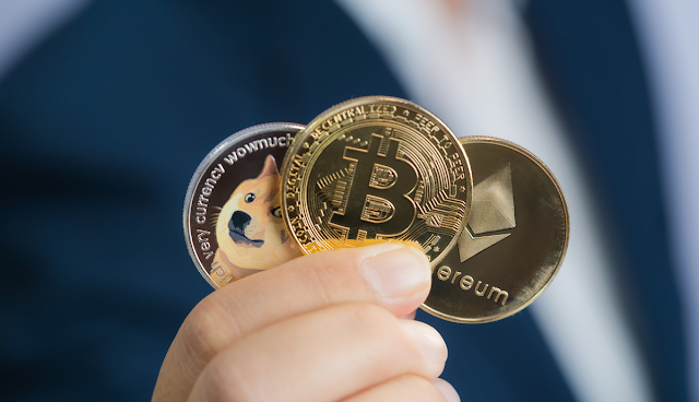 Bitcoin, Ethereum e Dogecoin operam em alta nesta segunda Bitcoin, Ethereum e Dogecoin operam em alta nesta segunda