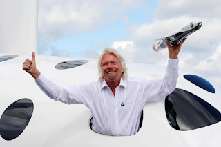 O bilionário Richard Branson vem investindo em viagens espaciais comerciais há quase duas décadas