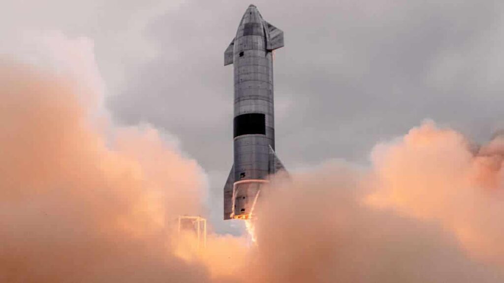 Starship SN15 é mostrada alçando voo em teste feito pela SpaceX
